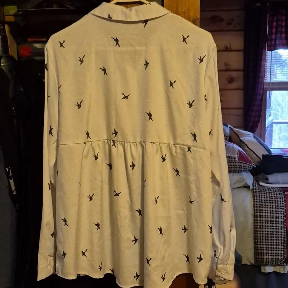 Bird Print White Button-Up Shirt - Picture 5 of 8